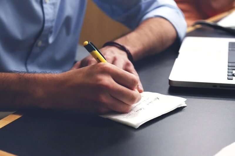 Explorer les secteurs clés pour la réussite des entreprises